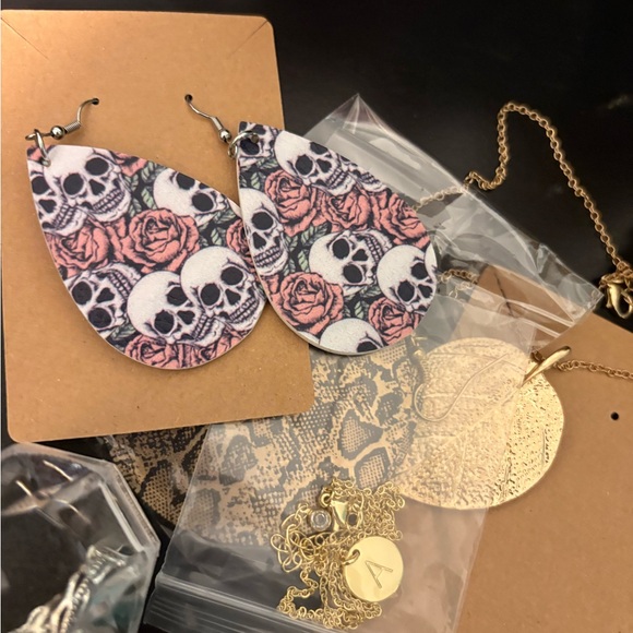 Jewelry Lot - Picture 3 of 6